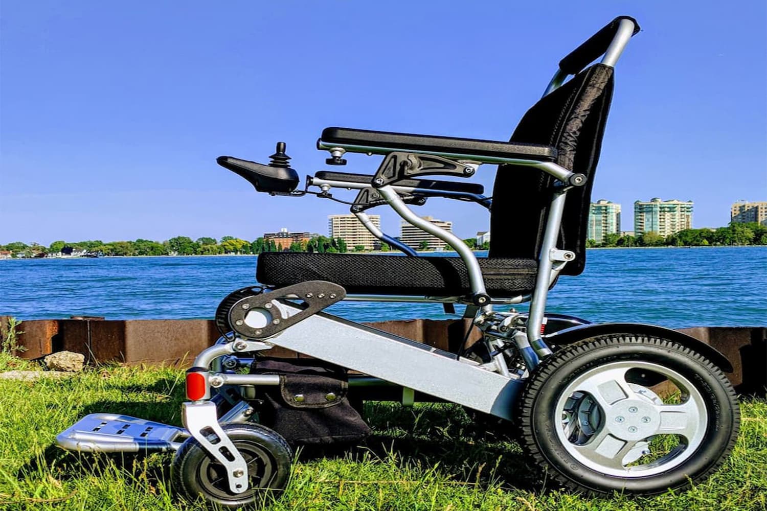Un guide pour prolonger la durée de vie de la batterie de votre fauteuil roulant électrique